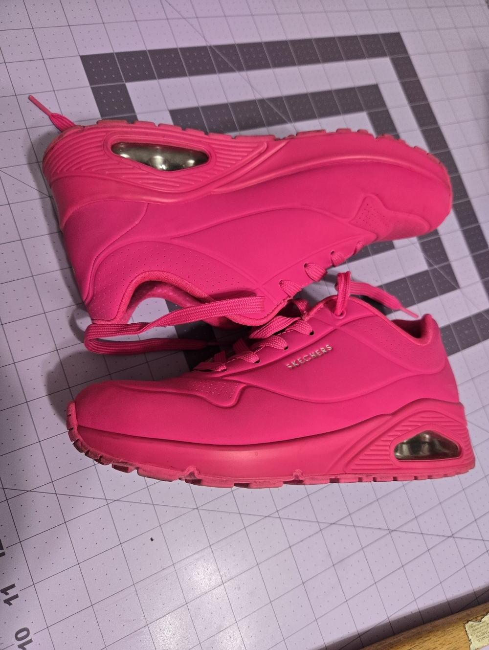 Skechers Women's Uno Night Shades Air-Cooled Sneakers Hot Pink 7 Wide